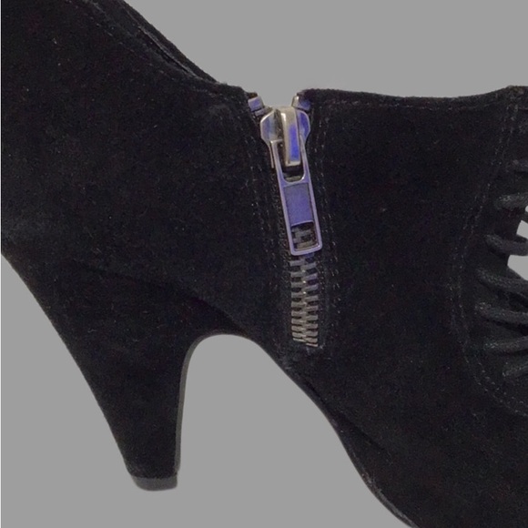 STEVE MADDEN Suede Peep-Toe Corset Front Heels, Black, Size 7.5 - Picture 5 of 8